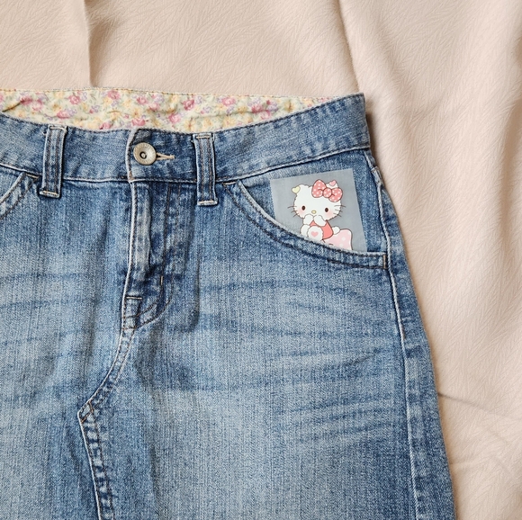 3/$18 Iron on Heat transfer Sanrio Hello Kitty pattern Small size - Picture 6 of 6